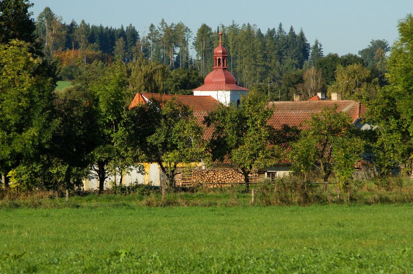 kostel v Hošticích