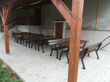 Nové stoly a lavice v Hošticích